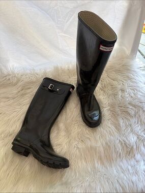 Hunter Black and Cream Women's Rain Boot